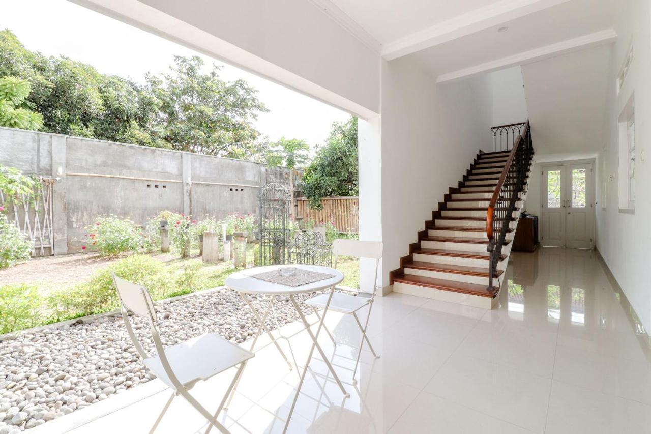 Palem Kipas Homestay Yogyakarta Exterior photo