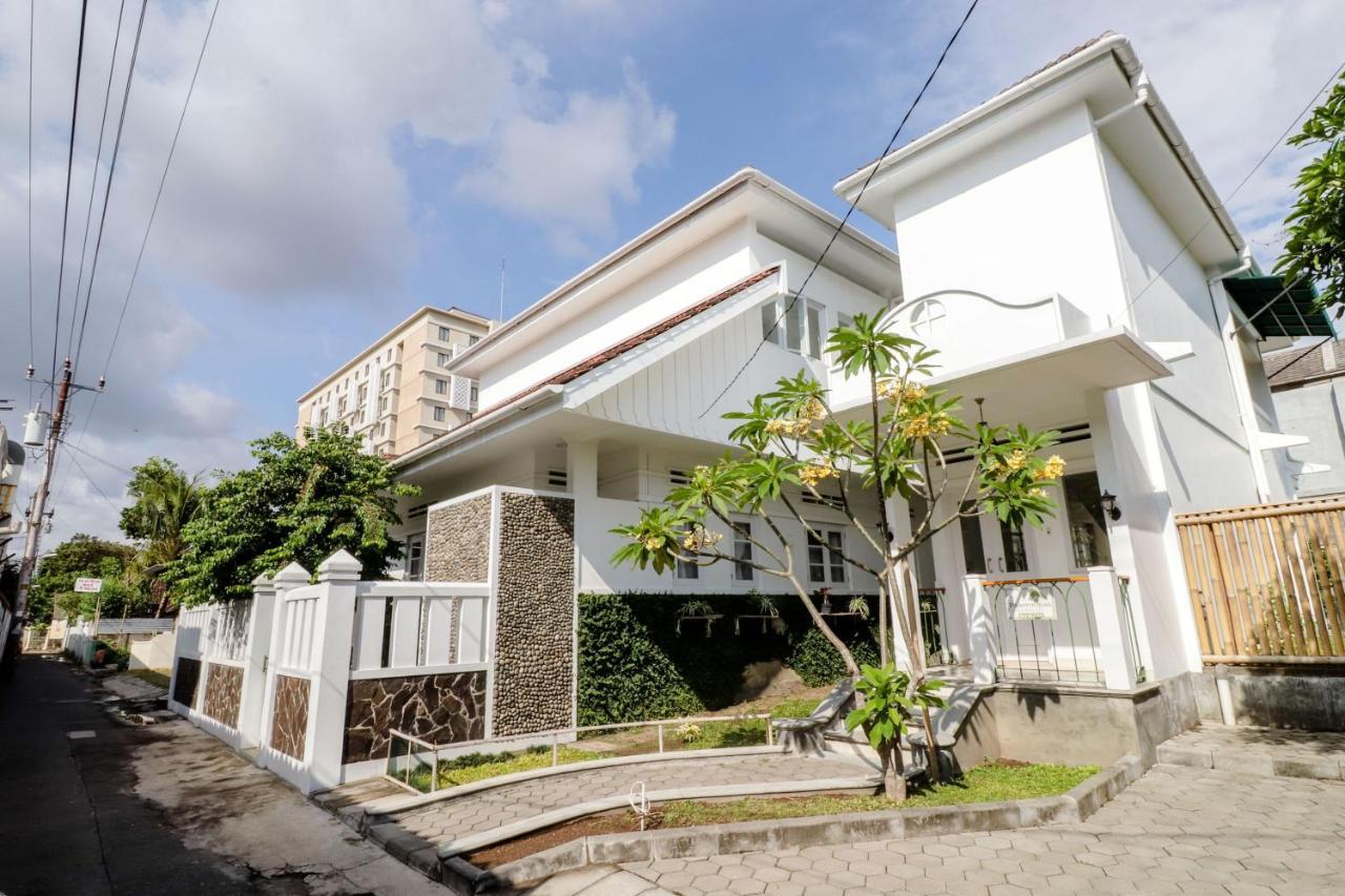 Palem Kipas Homestay Yogyakarta Exterior photo